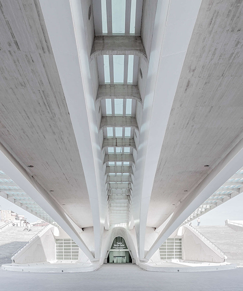 joel filipe photographically explores the 'city of arts and sciences' in valencia