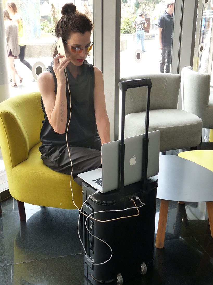 the samara smart, strong, and sturdy suitcase is made from aircraft-grade aluminium