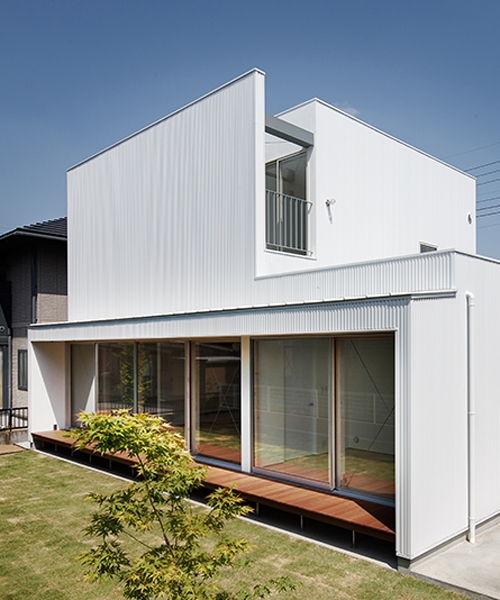 studio LOOP opens all-white voice house in japan onto veranda