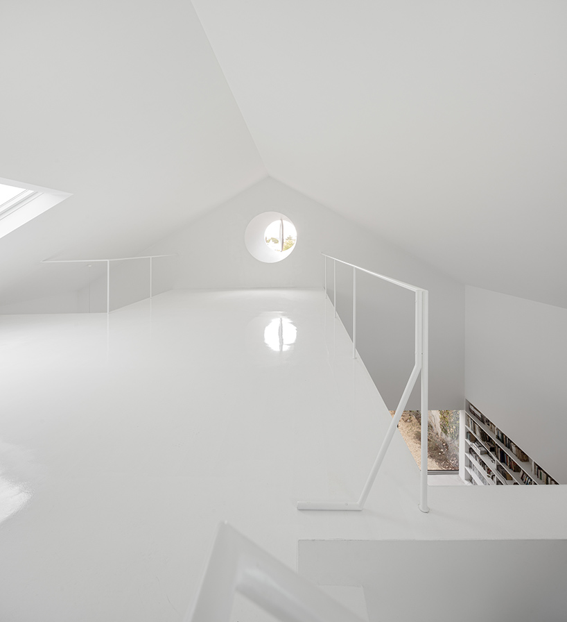 extrastudio red house 