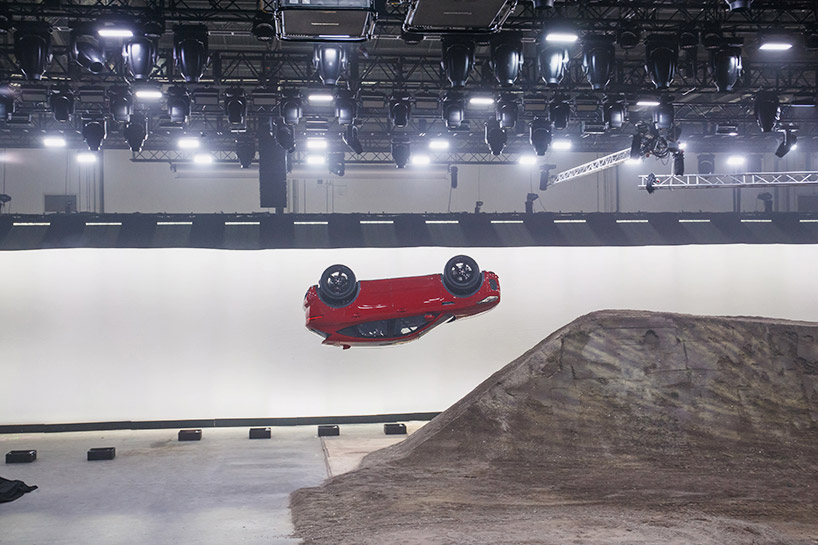 jaguar e-pace barrel roll