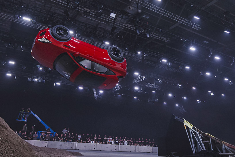 jaguar e-pace barrel roll
