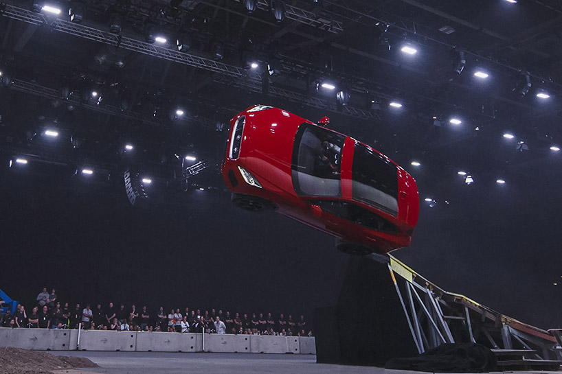jaguar e-pace barrel roll