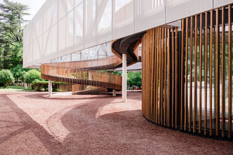 laboratory of architecture 3's mediatheque fills the deficit of the cultural facilities in tbilisi