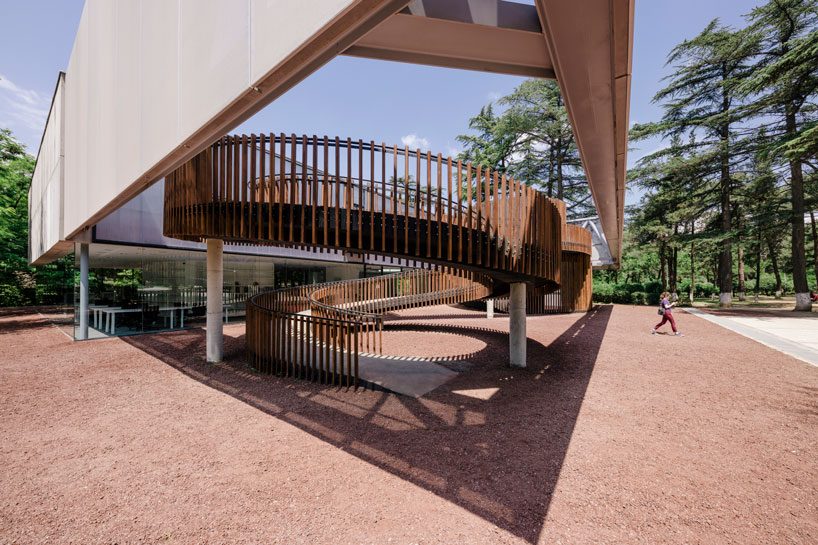 laboratory of architecture 3's mediatheque fills the deficit of the cultural facilities in tbilisi