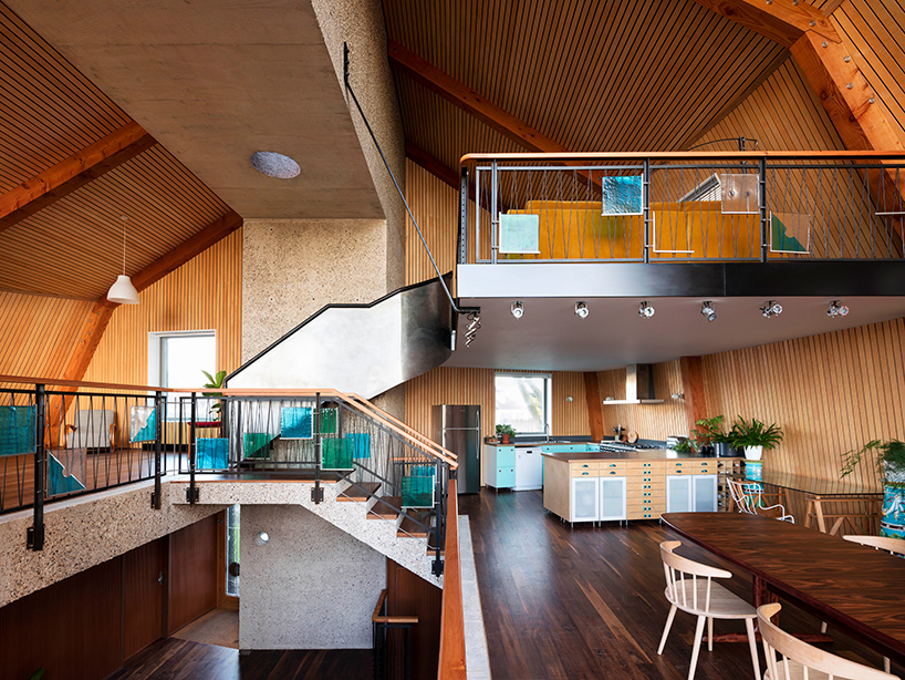 the 'houseboat' is a stealthy dwelling in southern england conceived as two upturned hulls