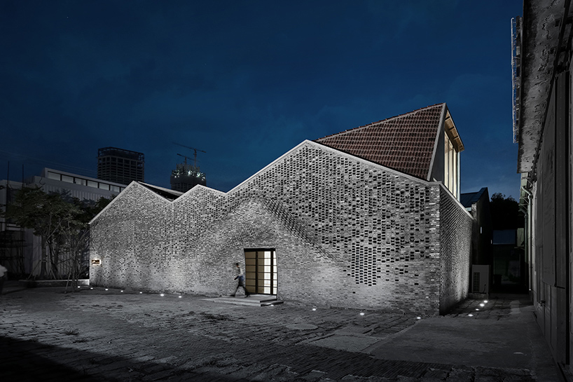 mind-blowing ways robots are being used in the creative industries designboom