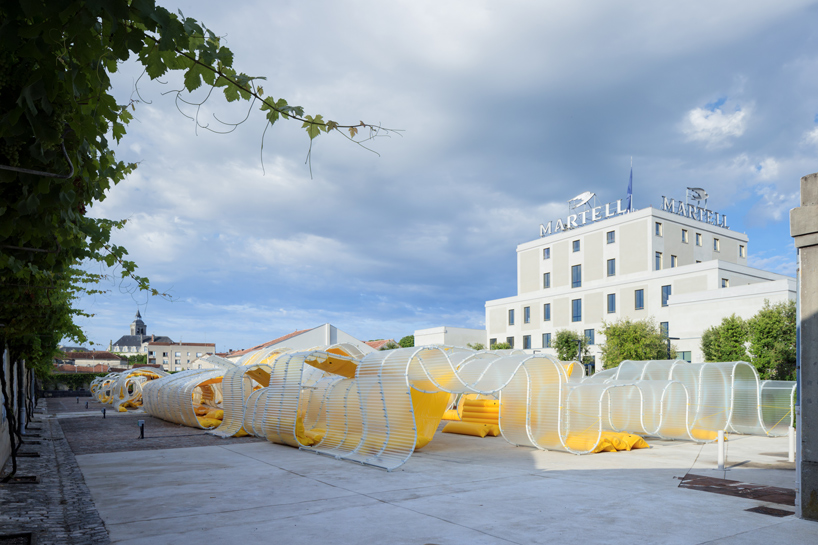 selgascano invades fondation d’entreprise martell's courtyard with transparent pavilion
