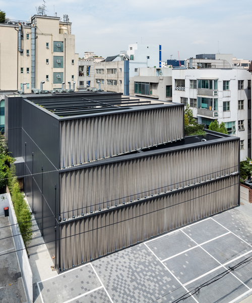 simplex drapes liberty lounge in seoul with metal mesh curtain