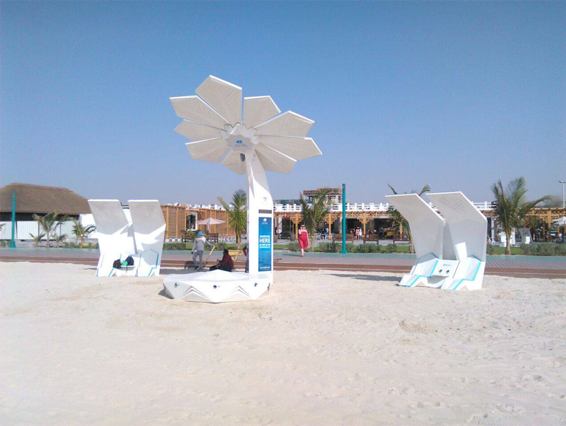 solar powered smart palm trees provide dubai with WIFI & charging points