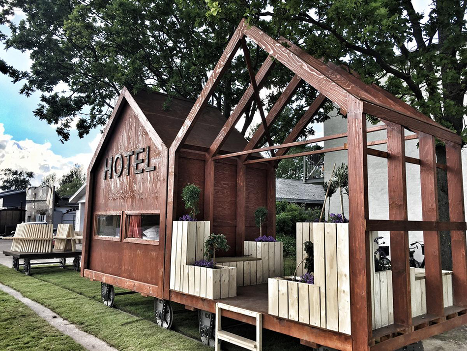 AART architects pop-up train carriages
