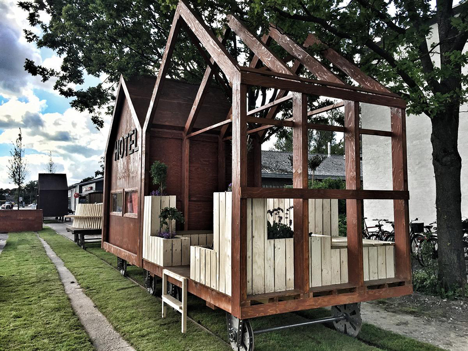 AART architects pop-up train carriages