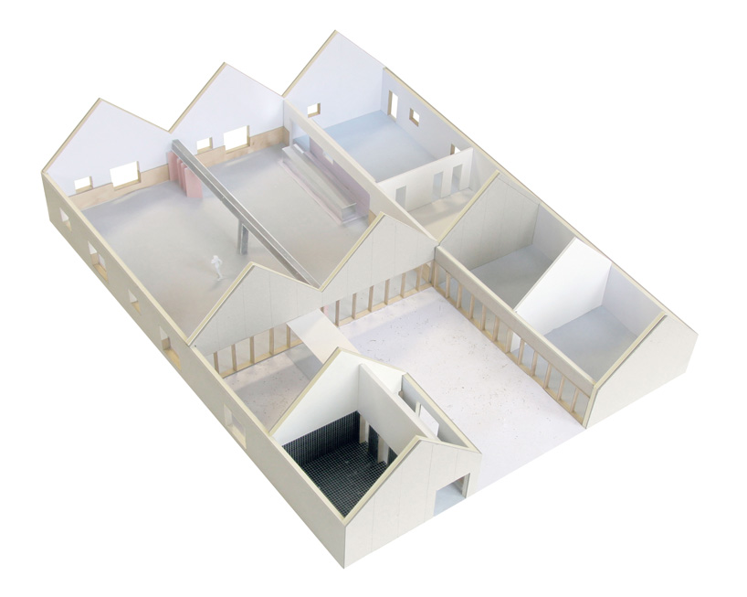 URA BCW leisure center woumen belgium