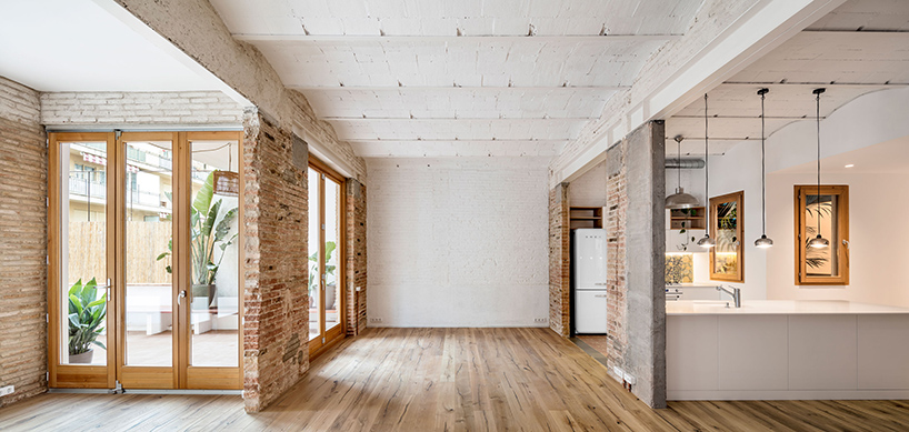 carles enrich intertwines interior and exterior for the 'gallery house' in barcelona