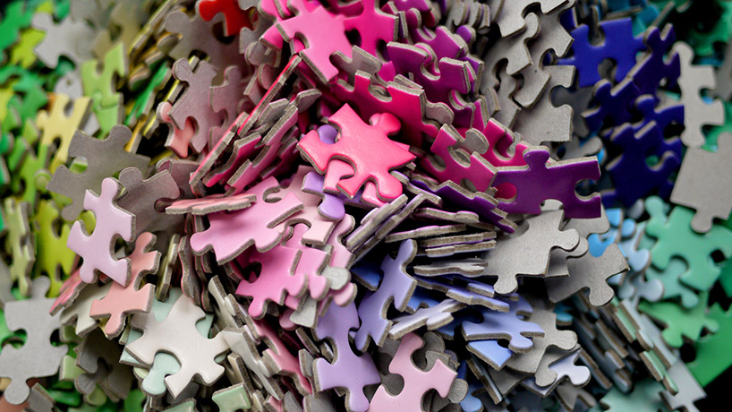 this giant color gradient puzzle has 1,000 individual color tiles designboom