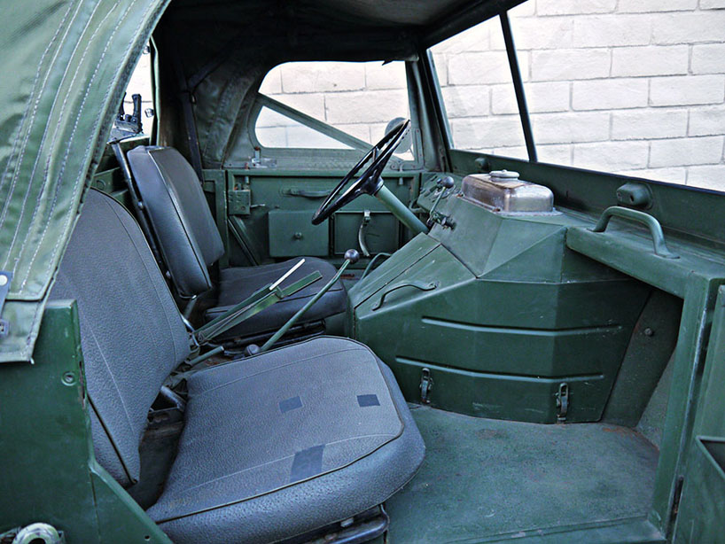 mecedes-benz unimog S 404.111 4x4 is an olive multi purpose vehicle