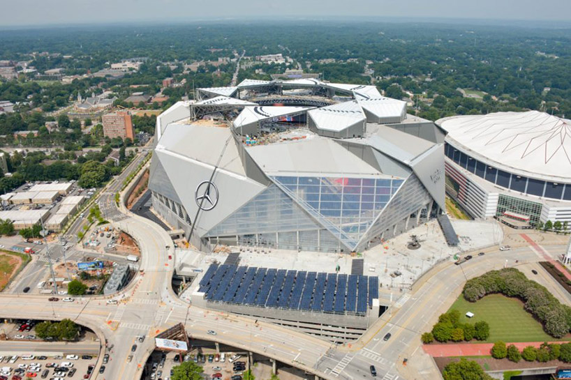 Watch the Super Bowl 2019 stadium roof close like a camera aperture