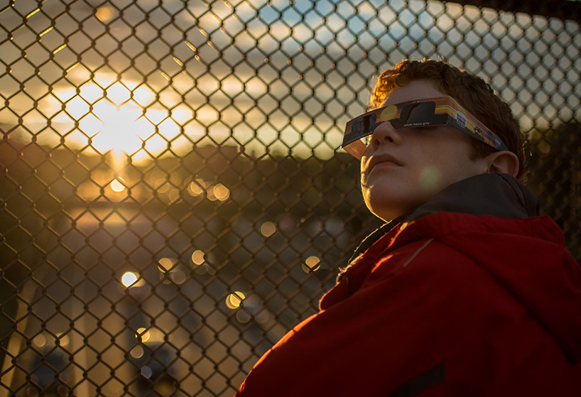 total solar eclipse 2017: how to watch and photograph the eclipse designboom
