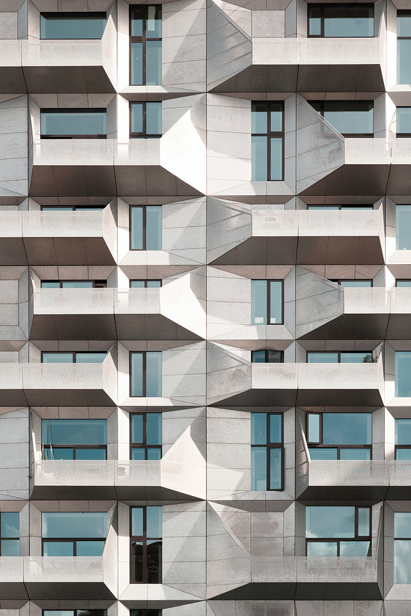 andres gallardo silo building