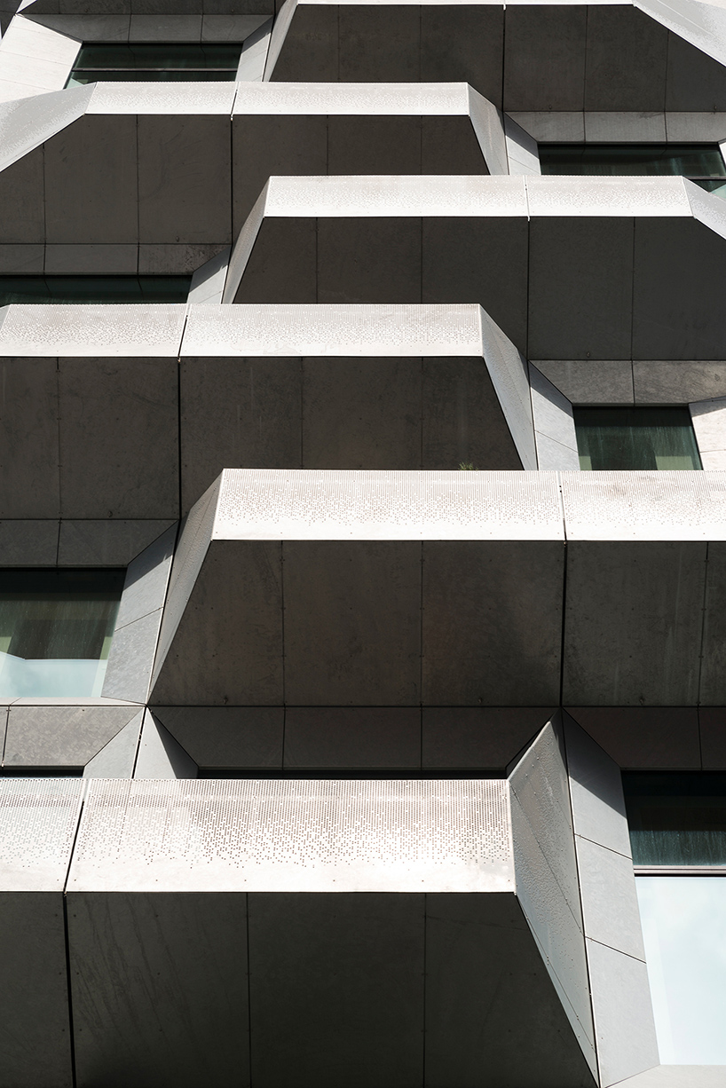 andres gallardo silo building