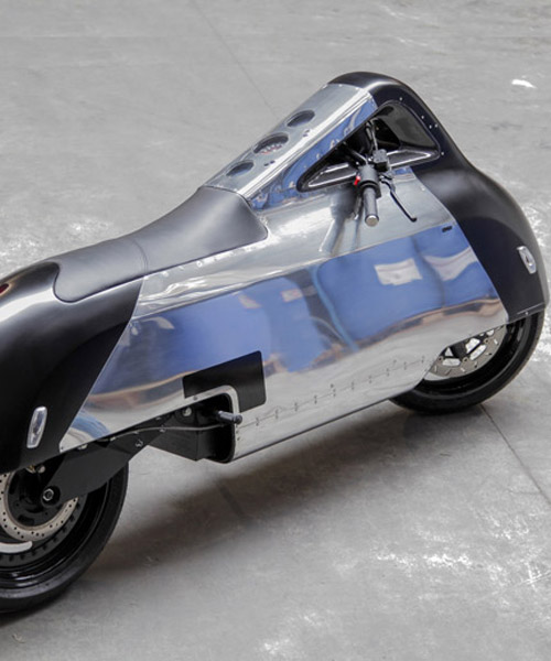 samuel aguiar reimagines the VX-1 maxi scooter into a futuristic motorcycle