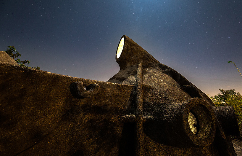 retro-futuristic gumpha house by shailesh devi/within N without