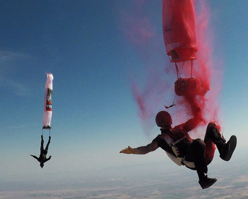 skydiver vedi djokich paints the sky with expressive freefalling art pieces