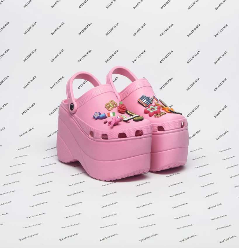 the balenciaga crocs were presented 