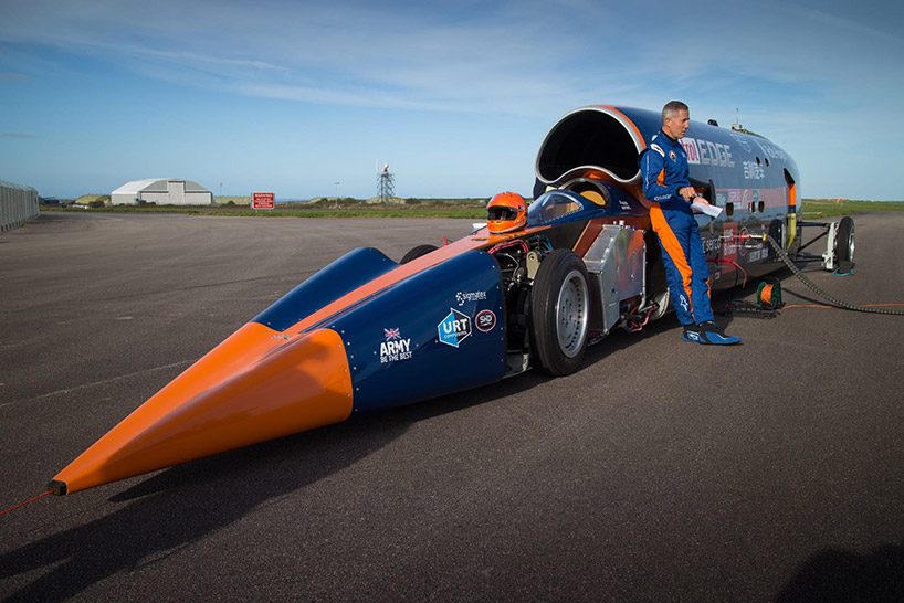 bloodhound SSC races the only supersonic car to travel ...