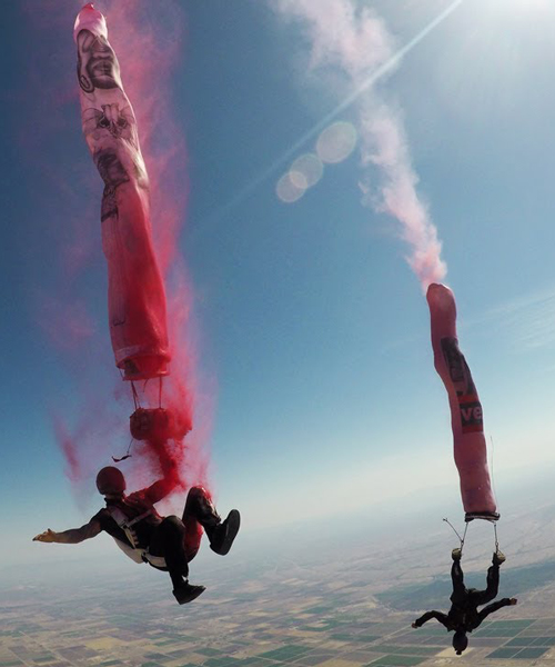 skydiver vedi djokich paints the sky with expressive freefalling art pieces