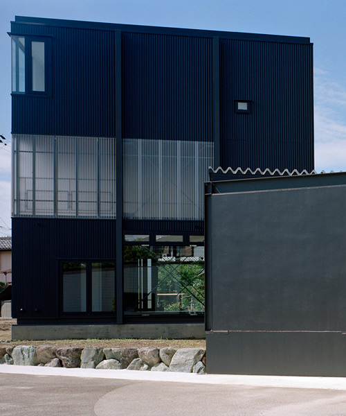 daisuke yamashita architects designs geometric residence to embody local industry