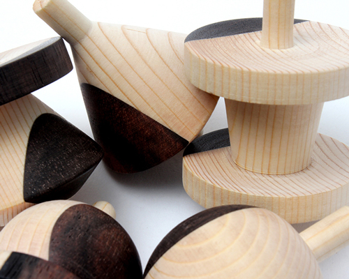 craft combine creates a spinning top influenced by korean characters