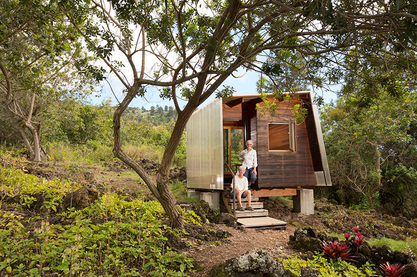 FLOAT studio completes 'outside house':  two pavilions integrated in the maui landscape