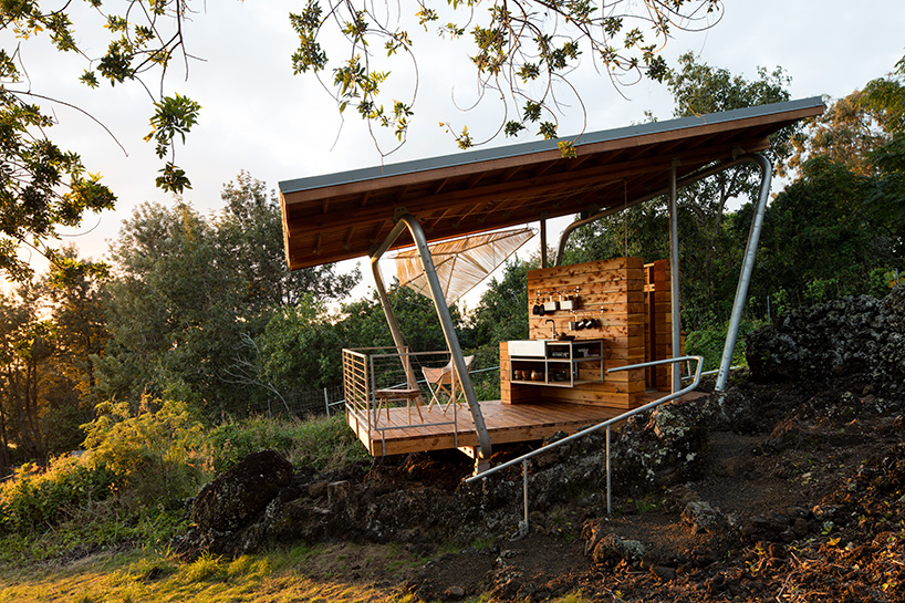 FLOAT studio completes 'outside house' as pavilion in the maui landscape