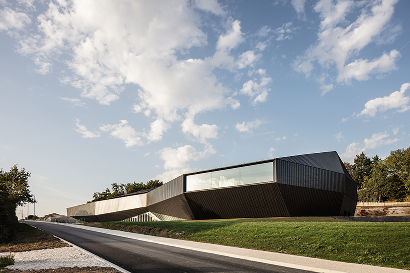 tetrarc embeds completes monolithic convention center in france