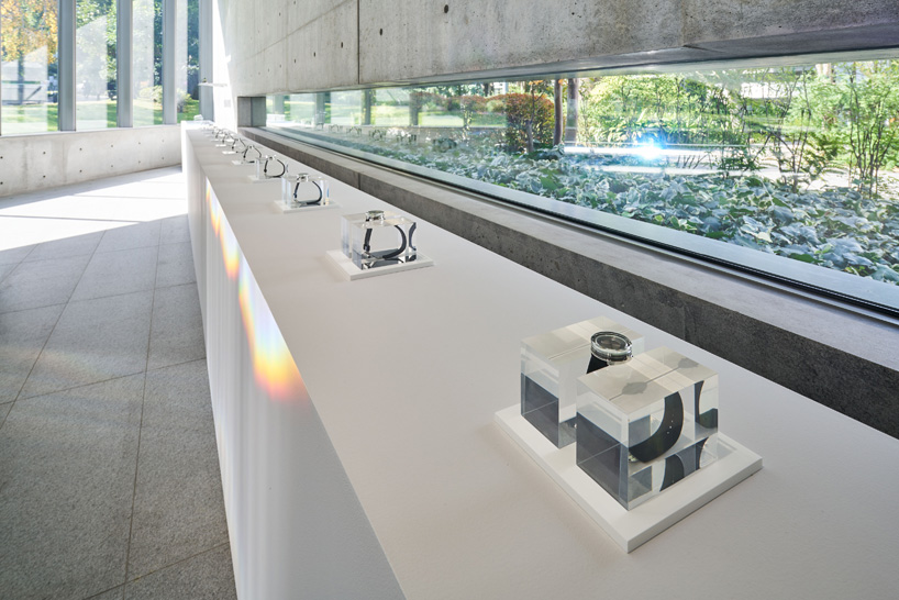 tokujin yoshioka's 'glass project' at 21_21 design sight reflects the ...