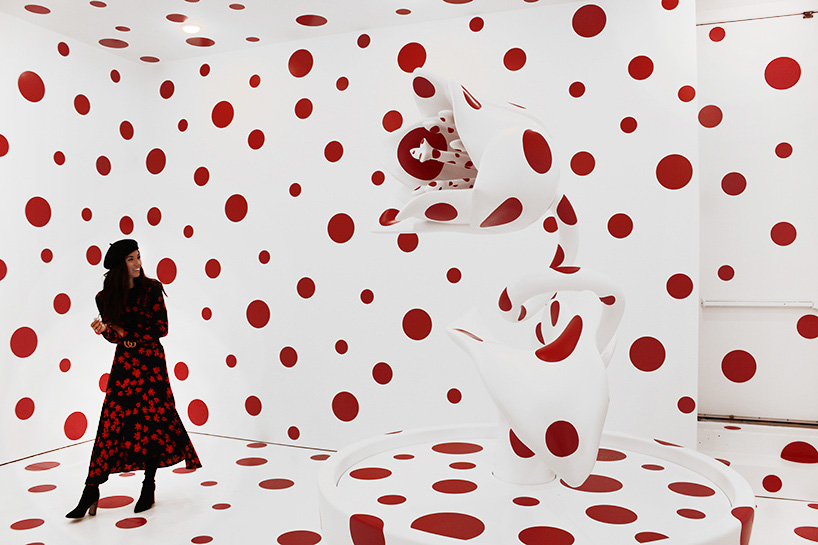 yayoi kusama's 'festival of life' at david zwirner gallery features new mirrored infinity rooms