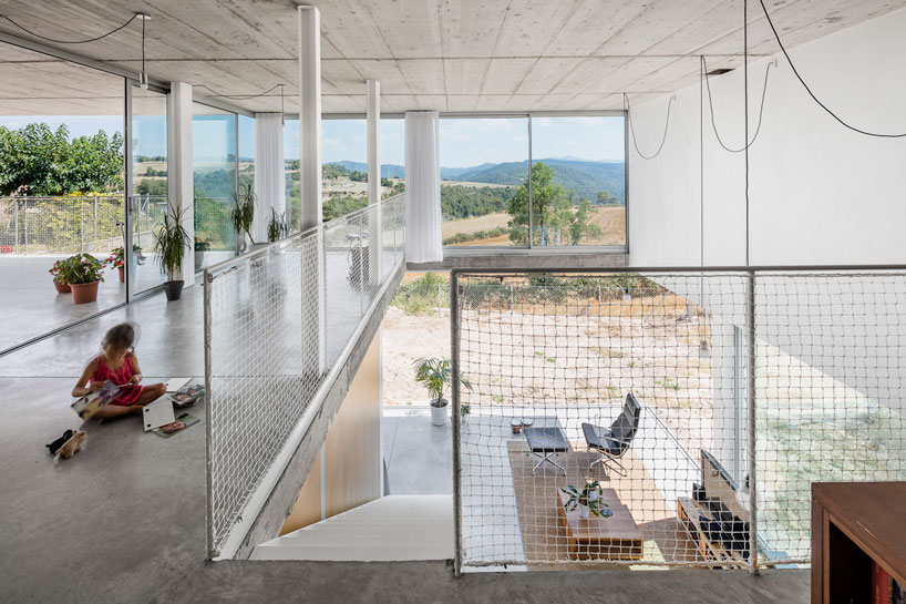joan ramon pascuets + monica mosset complete climate-informed 'calders house' in catalonia