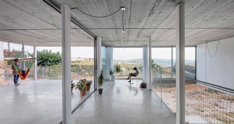 joan ramon pascuets + monica mosset complete climate-informed 'calders house' in catalonia