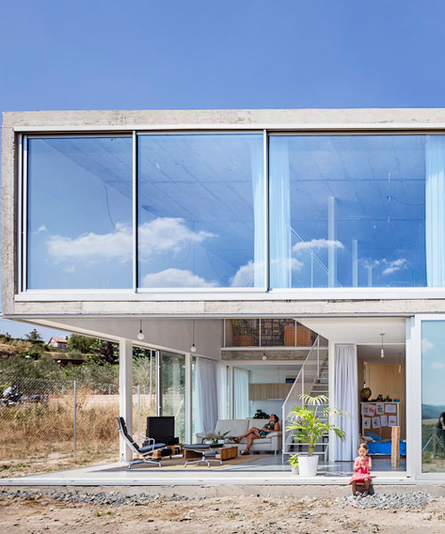 joan ramon pascuets + monica mosset complete climate-informed 'calders house' in catalonia