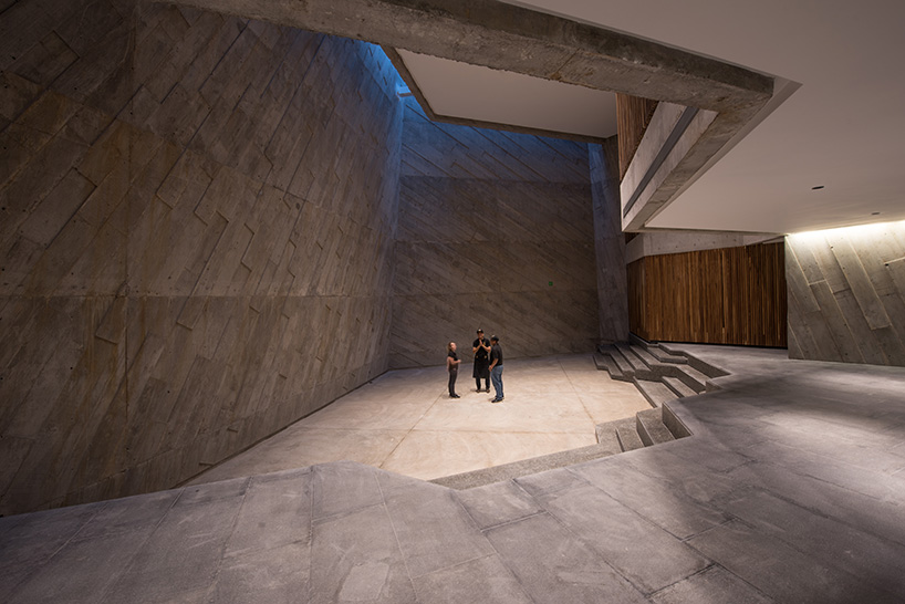 rojkind arquitectos opens 'foro boca' concert hall in mexico