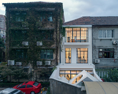 RIGI design renews a single family building in shanghai and lights it up