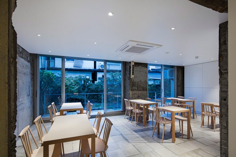 Blue Bottle Coffee Shinagawa Cafe / Schemata Architects