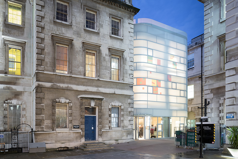 steven holl opens maggie's centre in london with translucent glass façade