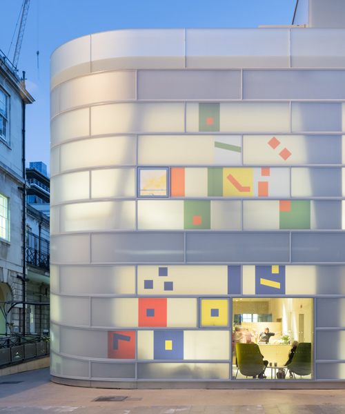 steven holl opens maggie's centre in london with translucent glass façade