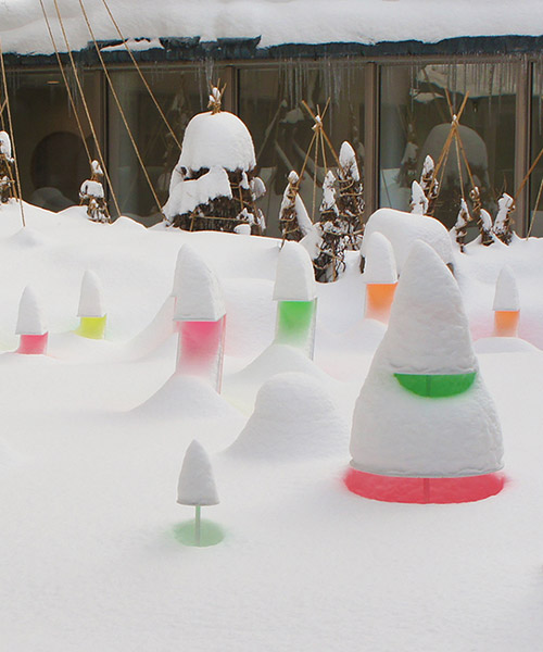 toshihiko shibuya 's new winter artwork, the 'snow pallet' installation