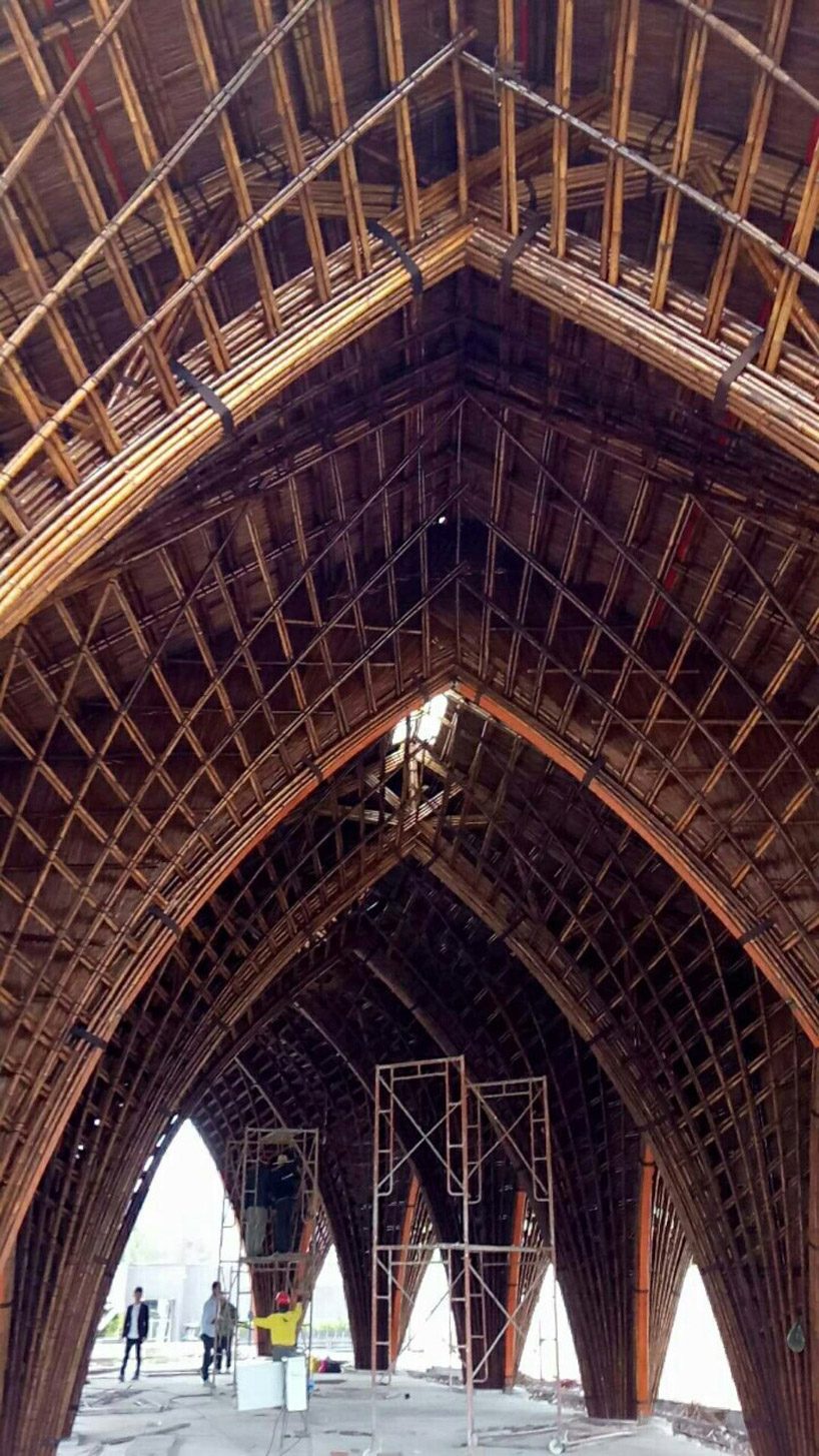 VTN architects' intricately arched restaurant in xiamen uses locally-sourced bamboo