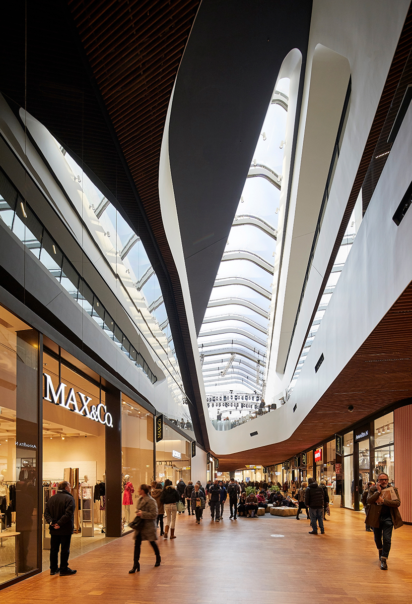 zaha hadid generali tower citylife shopping district