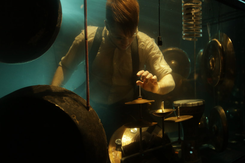 aquasonic performance reveals world's first underwater band