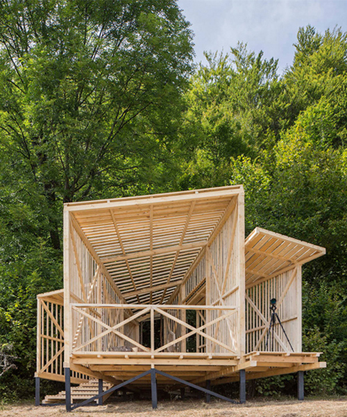 camposaz develops wooden observatory in the southern carpathians for wildlife viewing